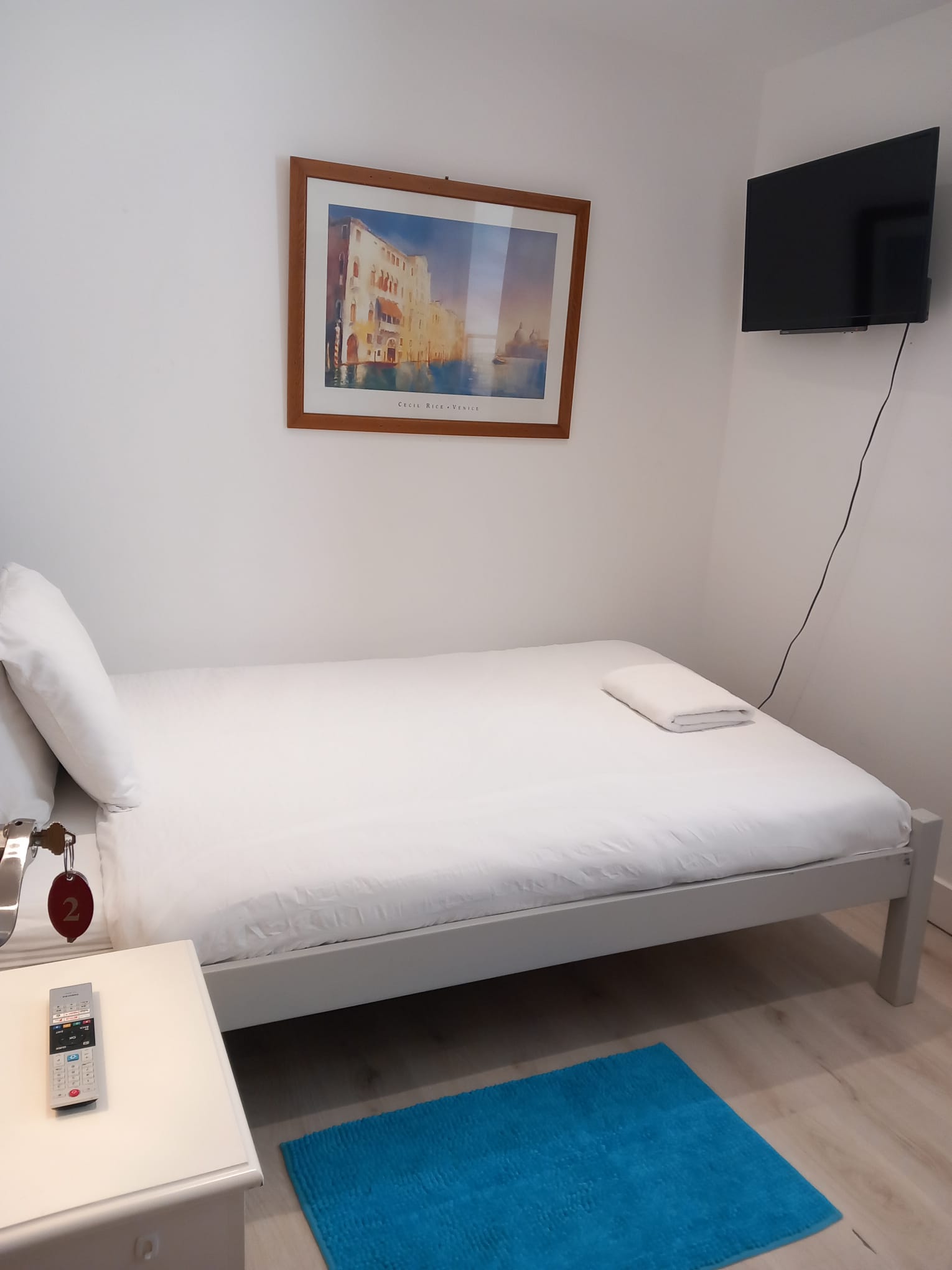 Um9vbSAyIExhcmdlIFNpbmdsZSBiZWQ=