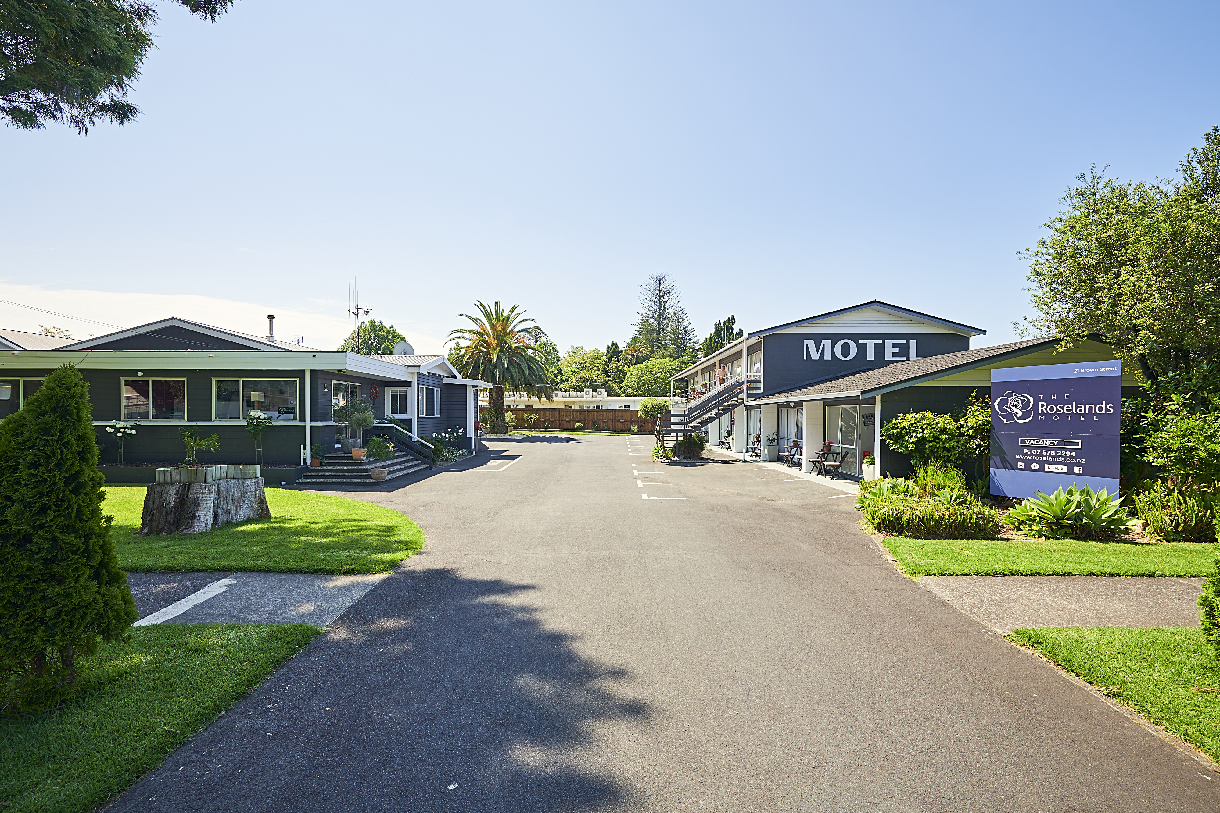 Exterior view of The Roselands Motel