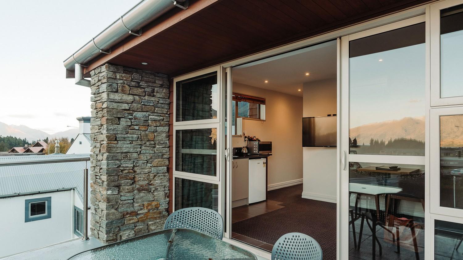 One-Bedroom with Mountain View