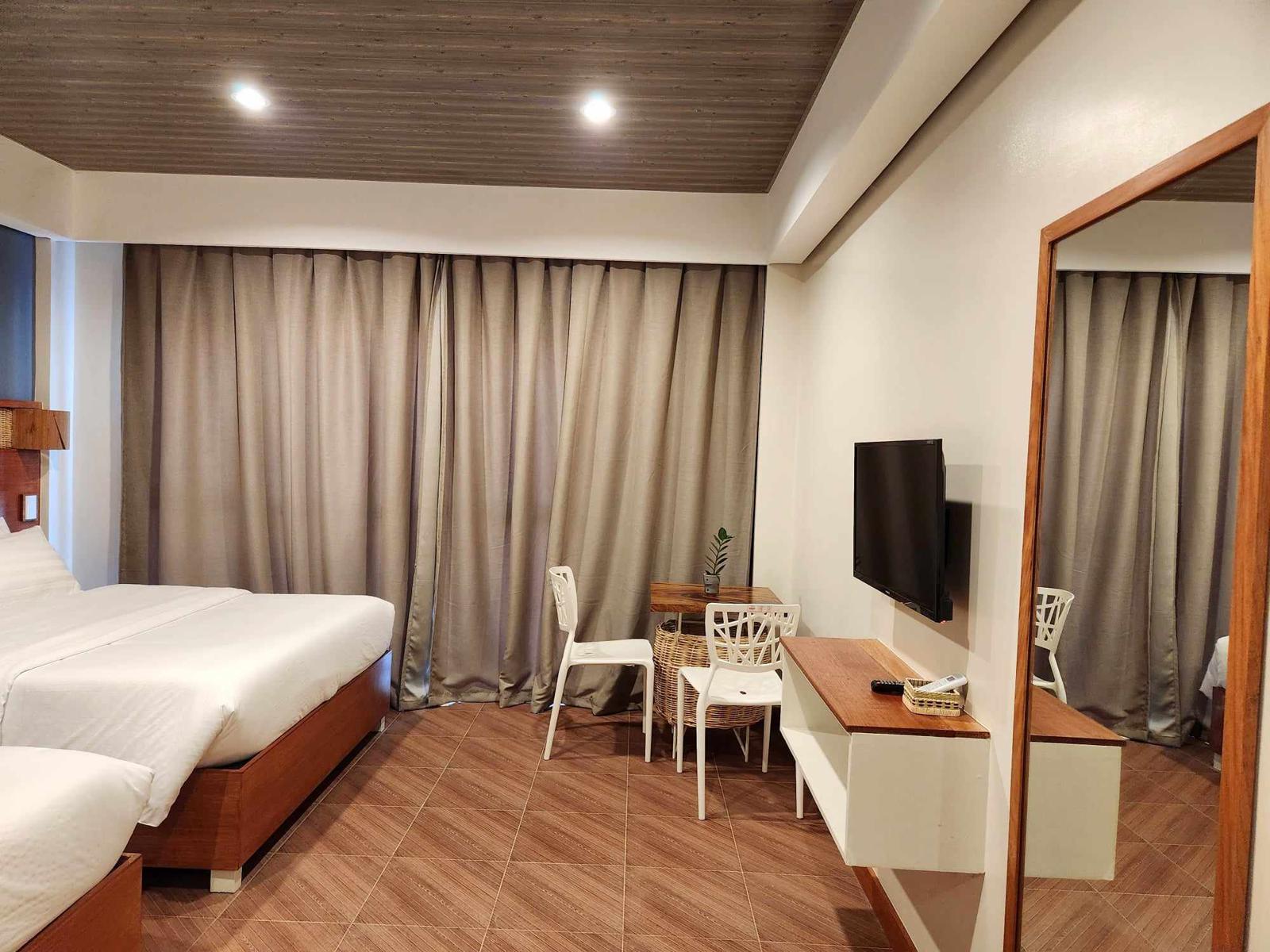 PREMIUM KING ROOM WITH TWO KING SIZED BEDS