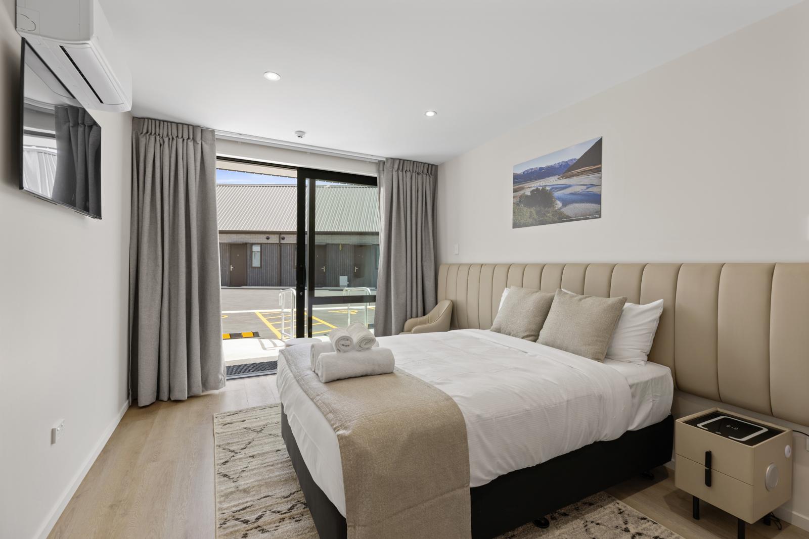 DELUXE ROOM 1 DOUBLE BED