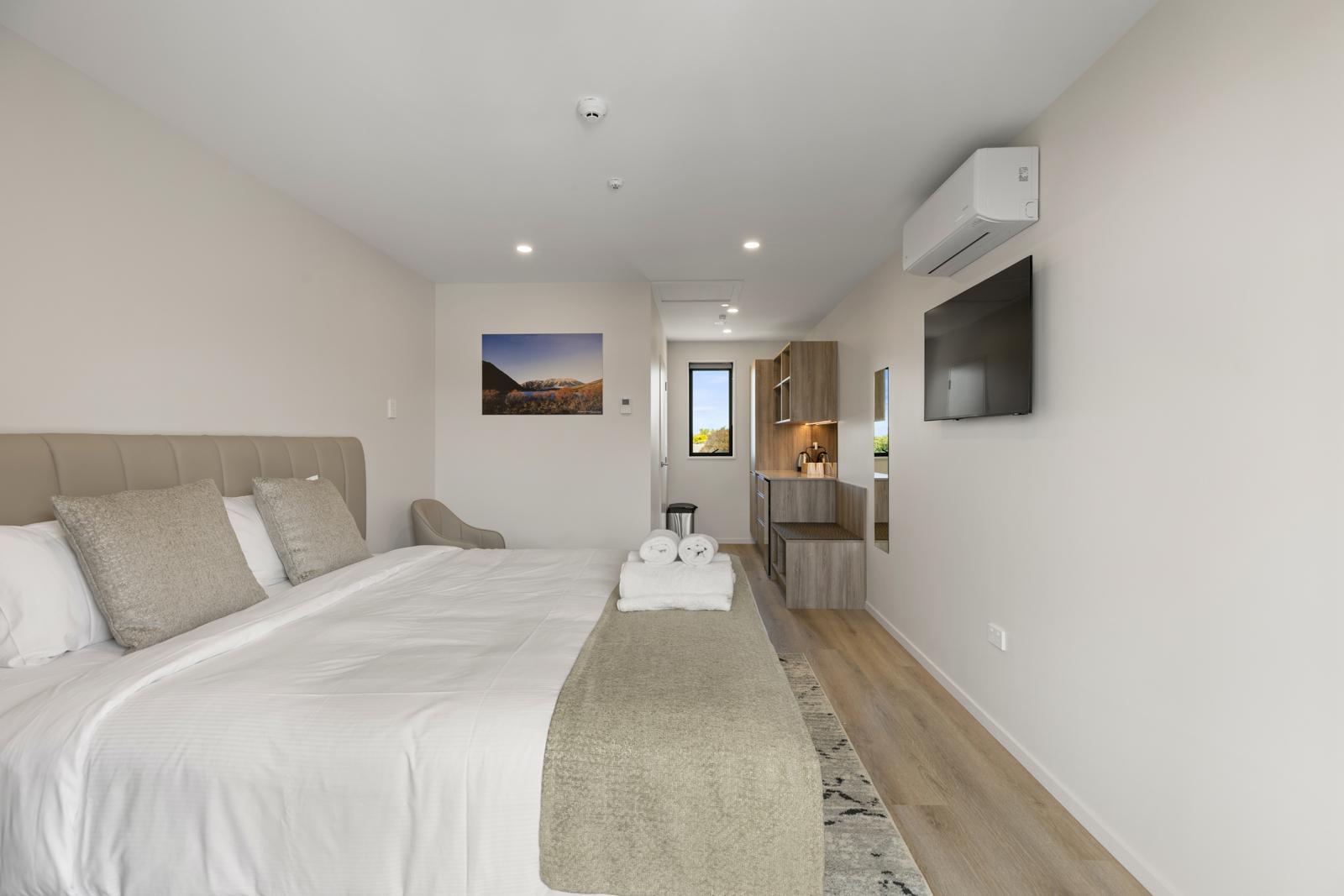 DELUXE TOP FLOOR ROOM