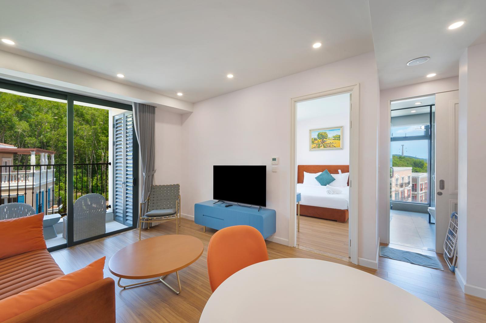 1BR Apartment - Mountain  or City view