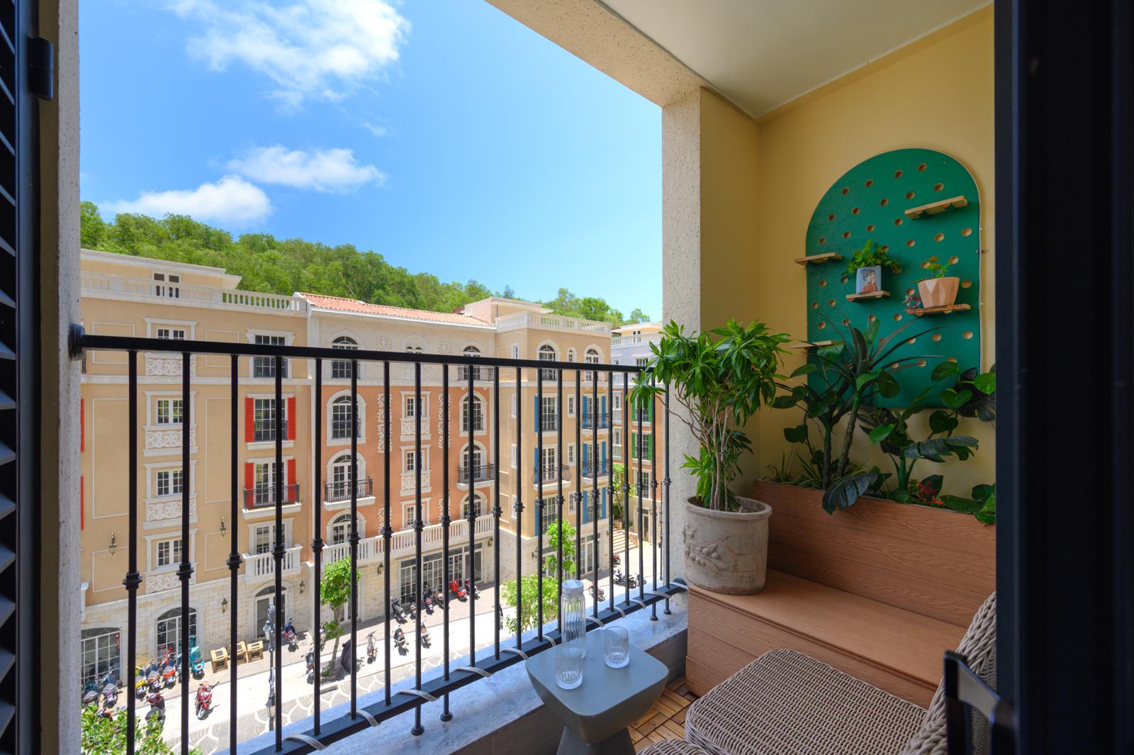 2BR Apartment - Mountain or City view