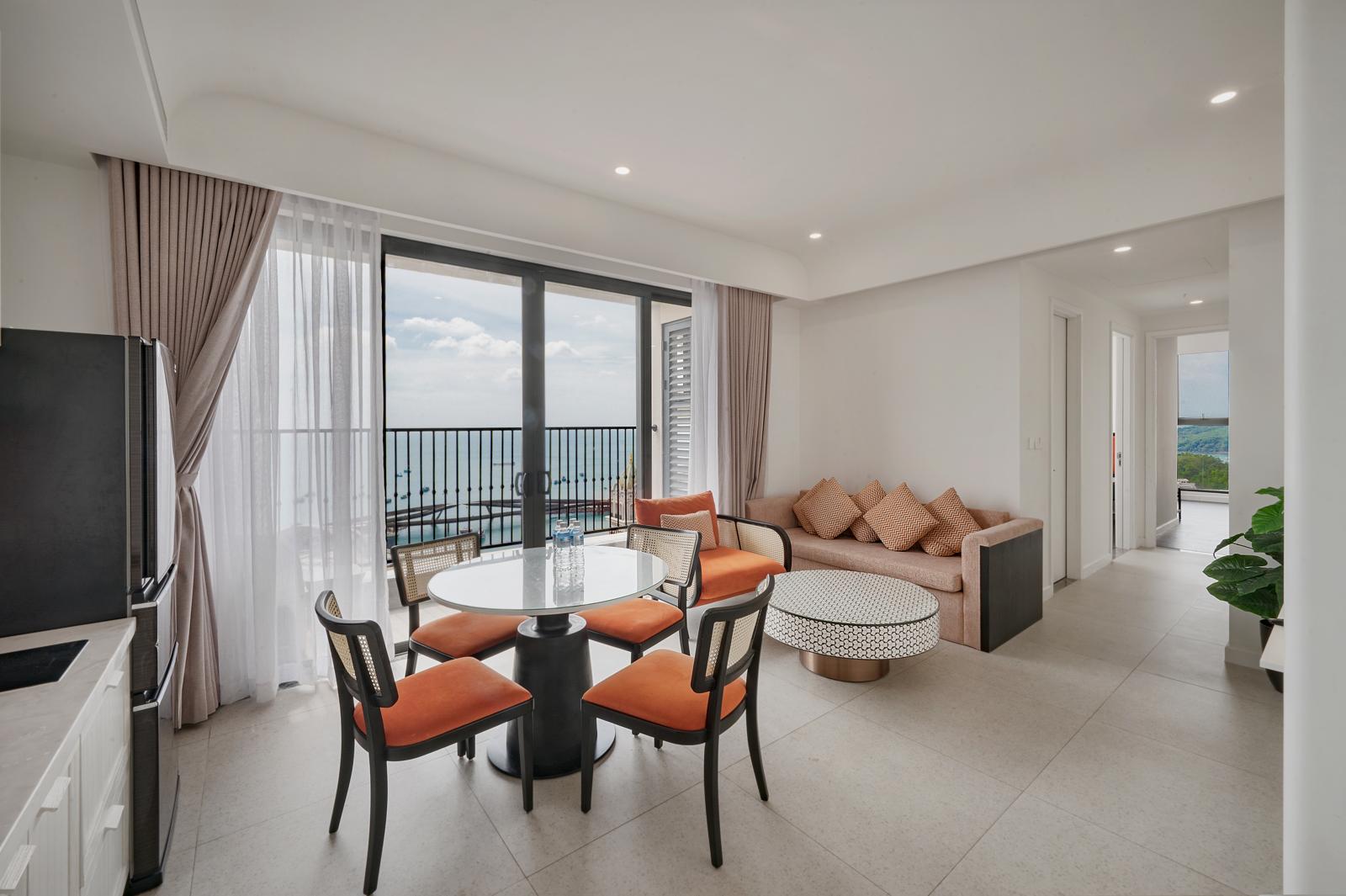 2BR Apartment - Panorama Ocean & Fireworks View