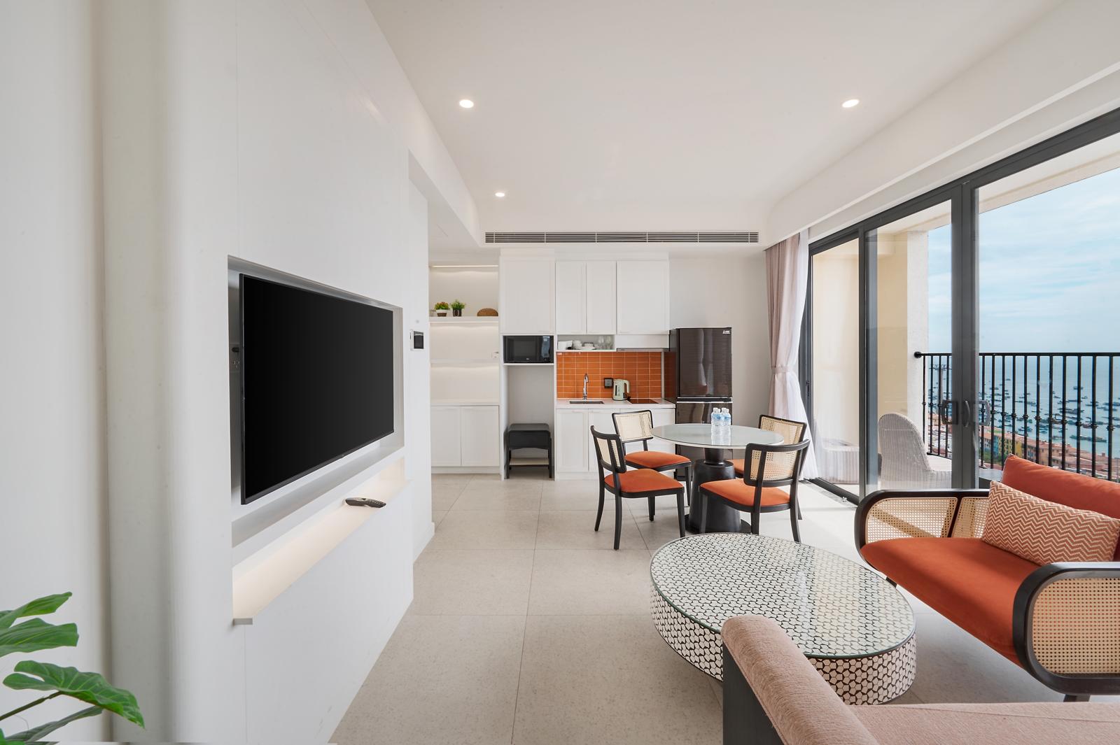 2BR Apartment - Panorama Ocean & Fireworks View