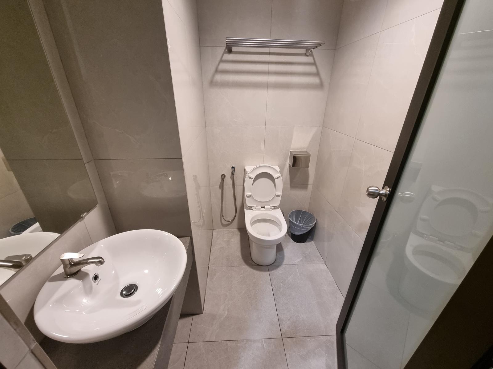 (MQR) MINI QUEEN ROOM