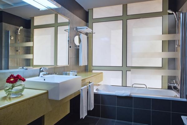 Junior Suite Bathroom