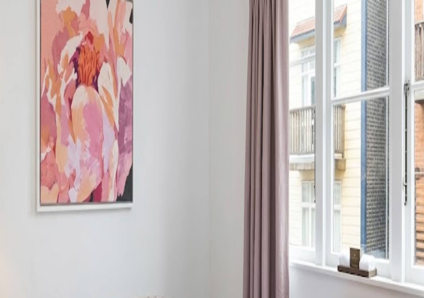 Stylish Aro Retreat
