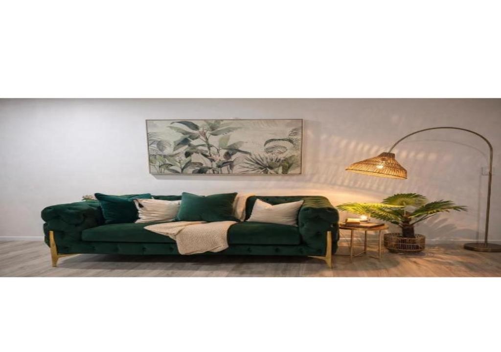 Private Ground Floor 3-Bedroom Suite