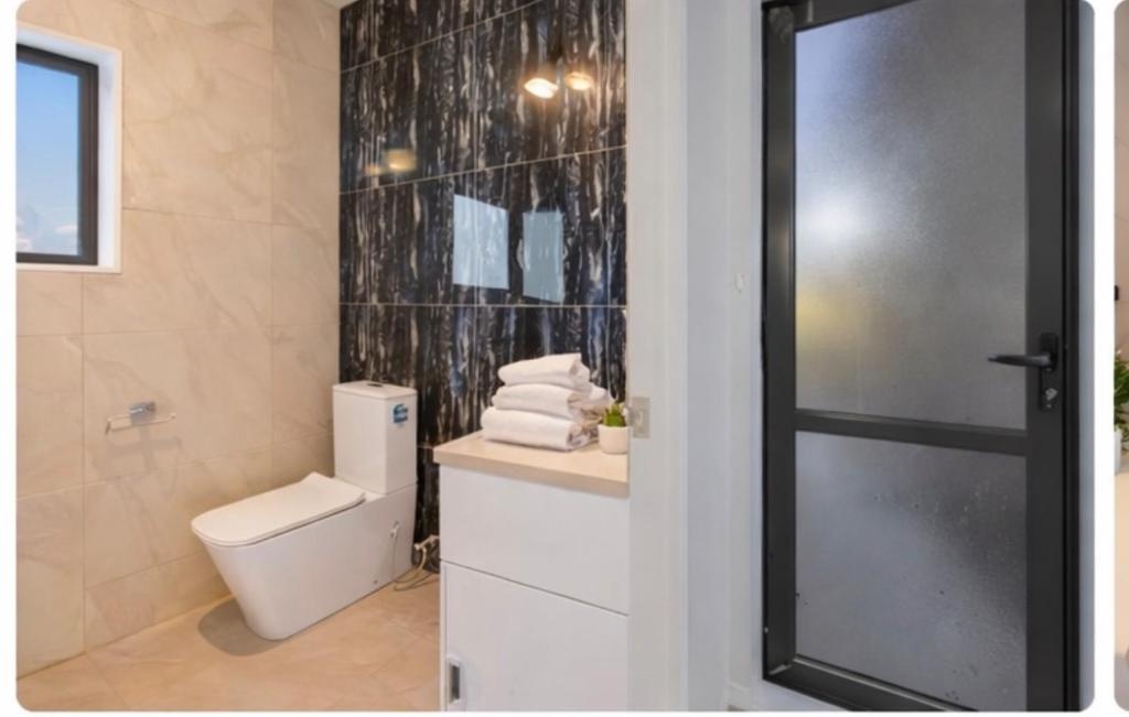 Private Ground Floor 3-Bedroom Suite