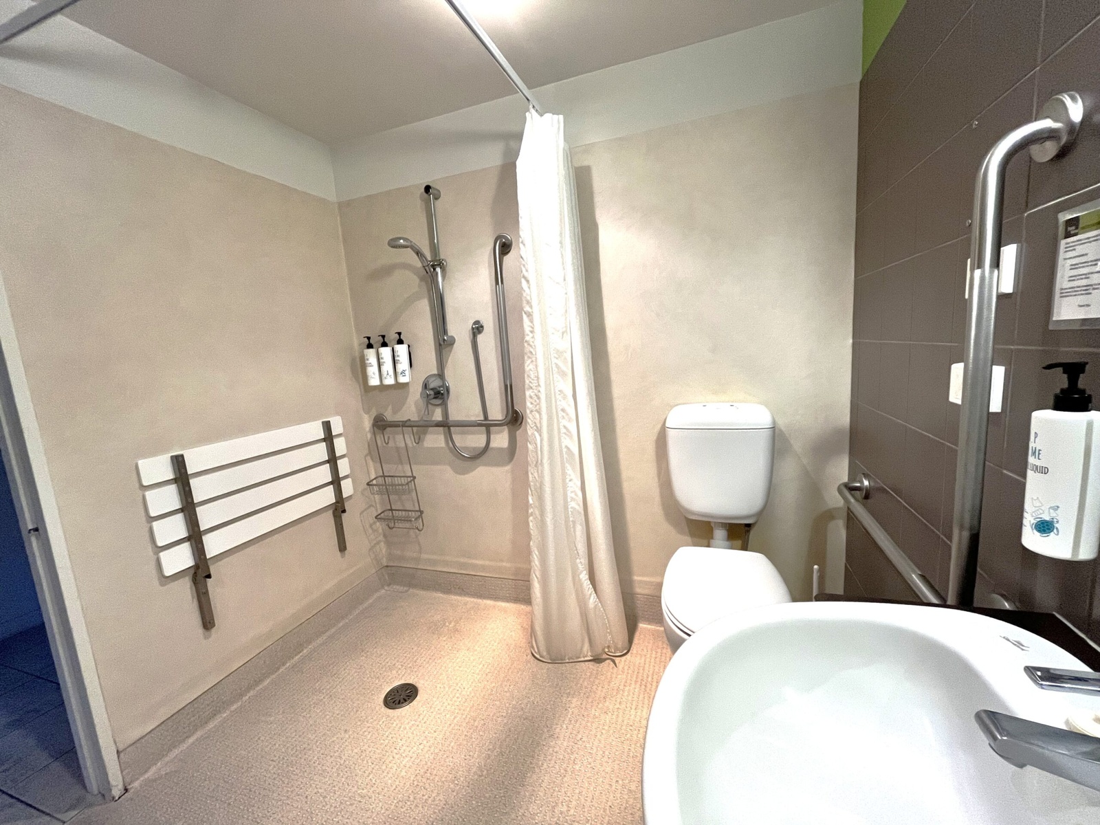 Studio Disability Bathroom 2