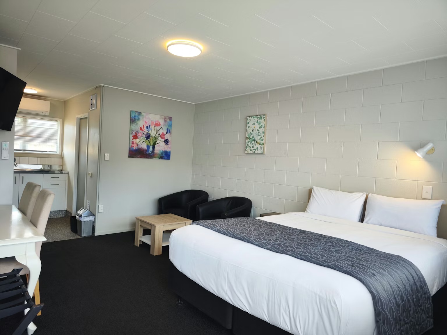 Downstairs King Studio