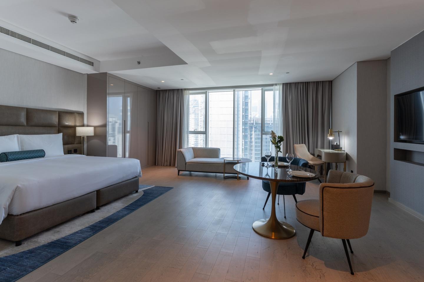 Studio Apartment with One King or Two Twin Beds