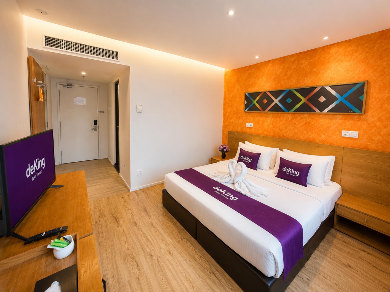 (N) Deluxe King Room - Twin Tower View