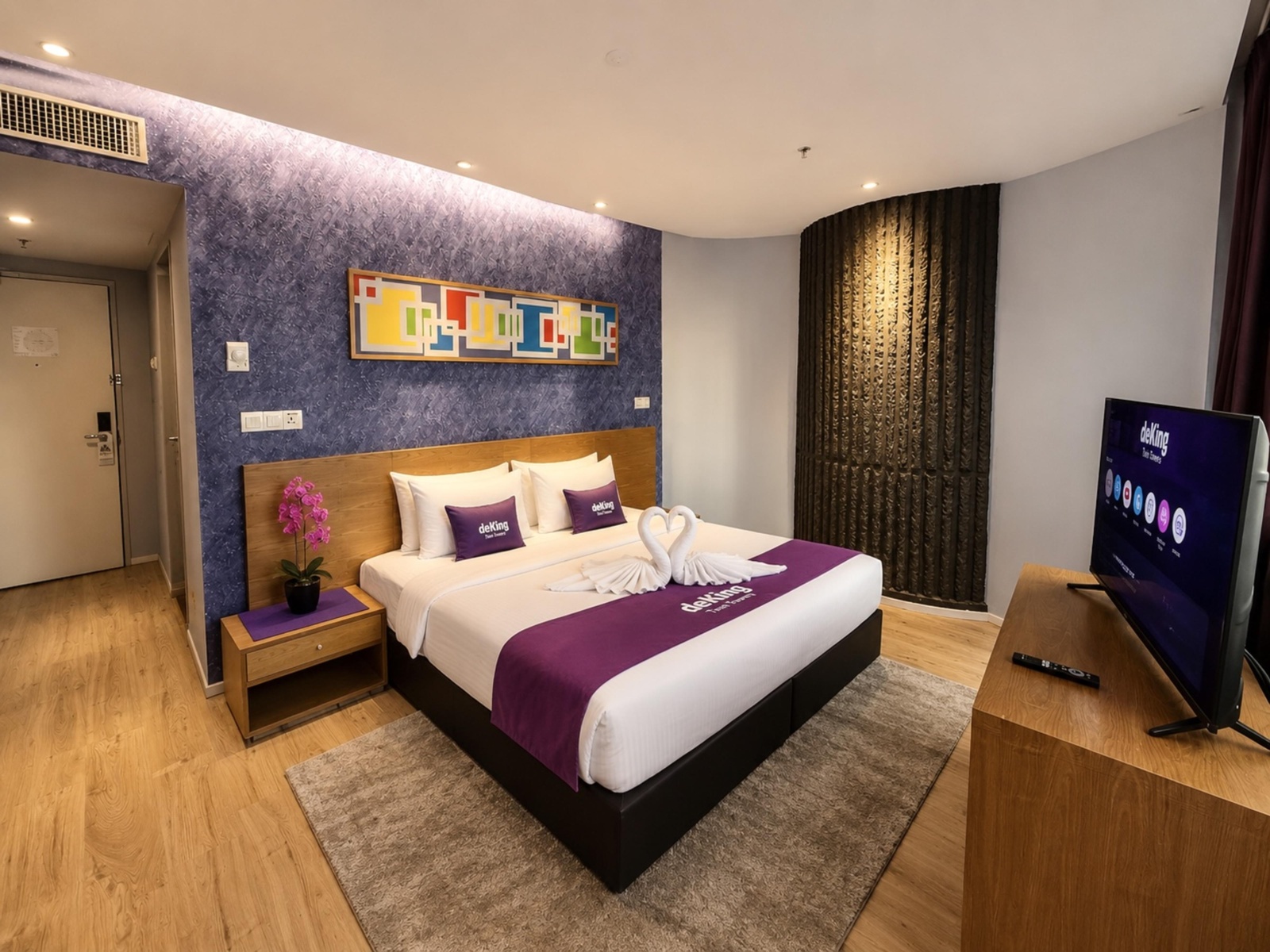 (N) deKing Premium Room - Twin Tower View