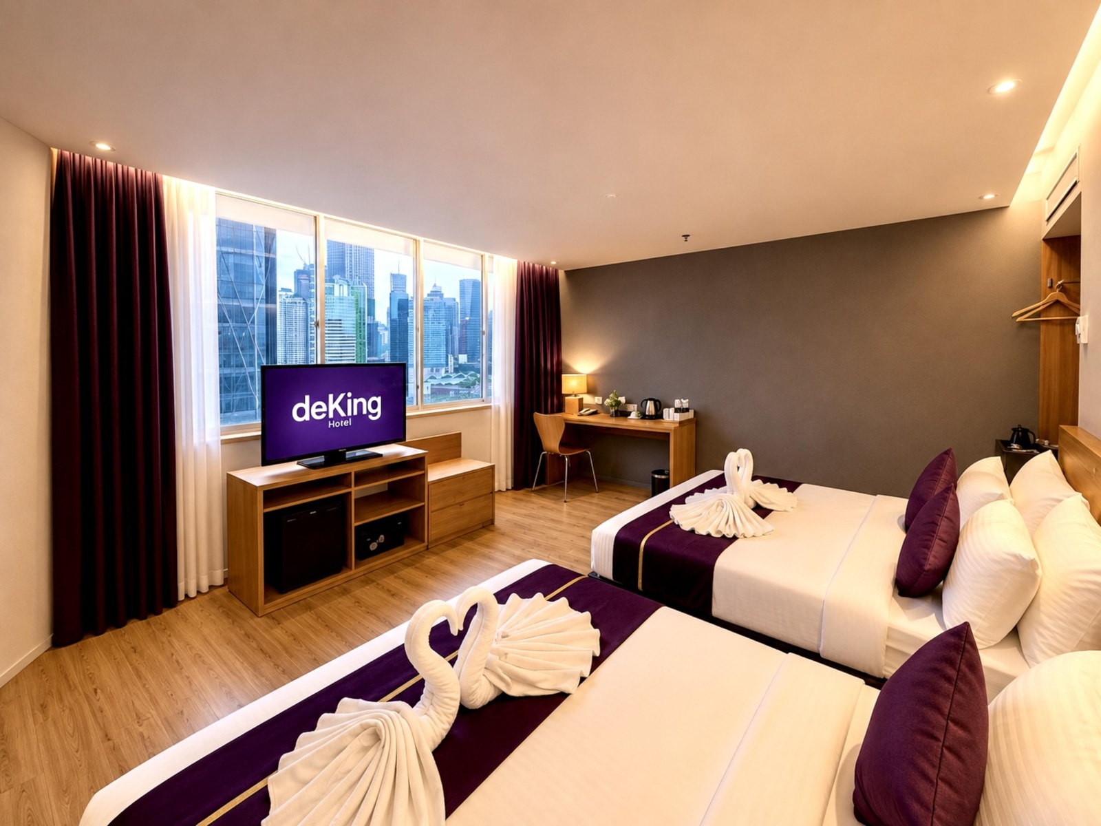 Deluxe Family Room - City View
