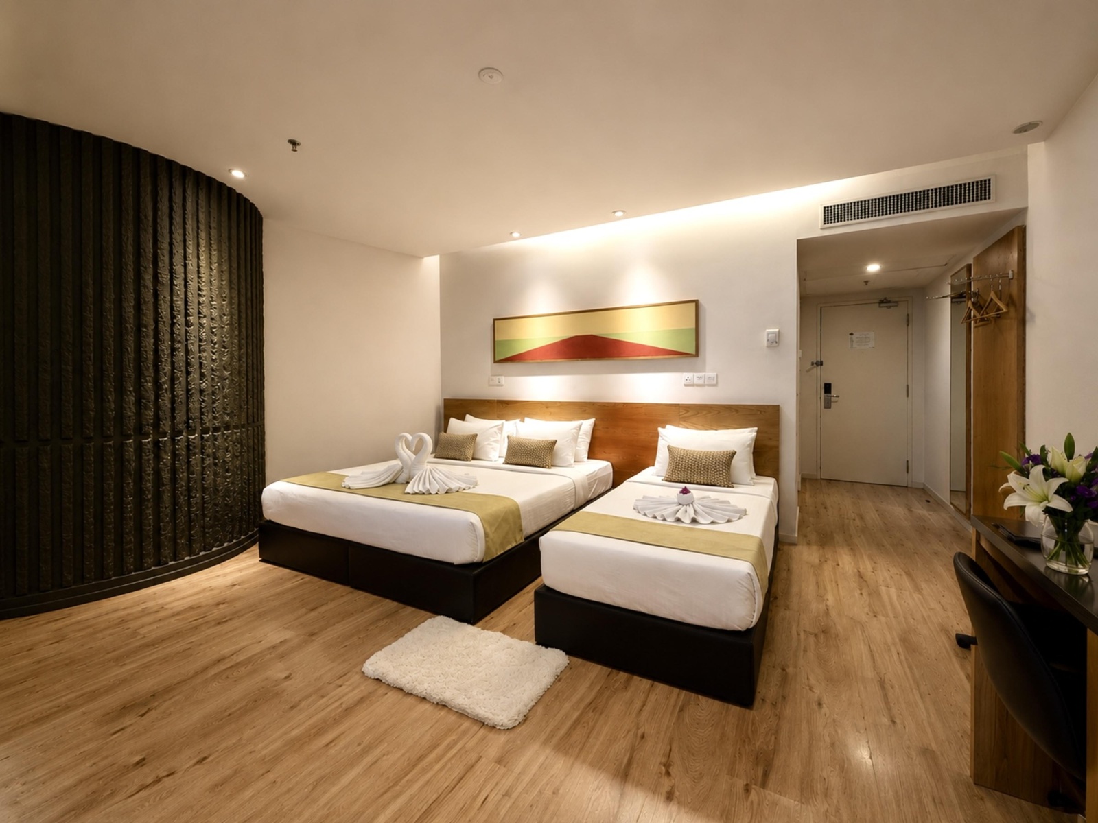 Deluxe Triple Room - Twin Tower View