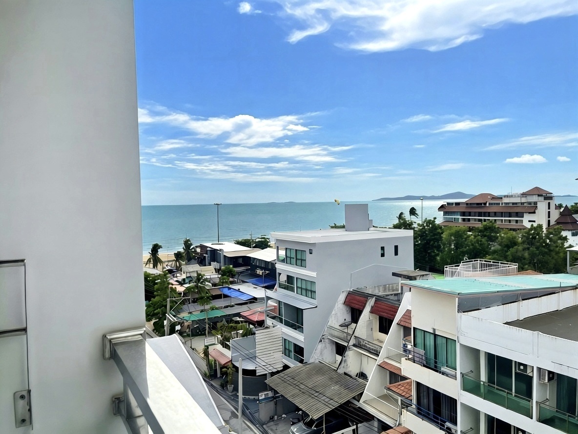 ระเบียง Superior Partial Sea View2