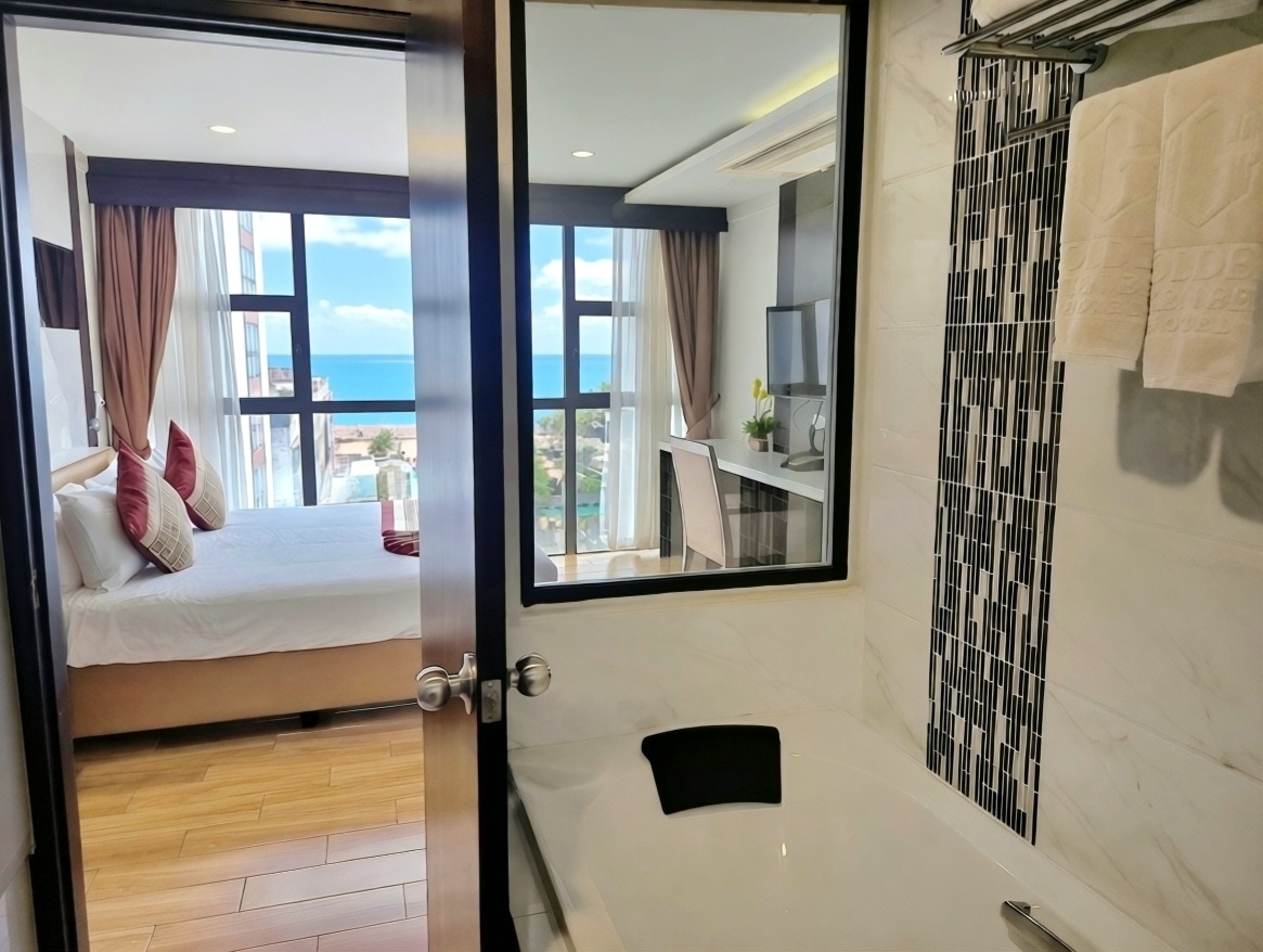 Grand Sea View Suite_260712_1