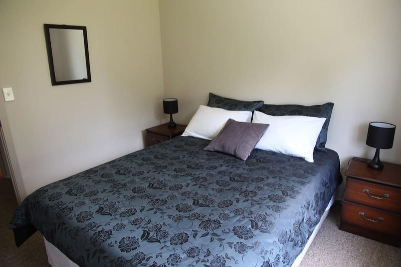 Bedroom number 2, queen bed