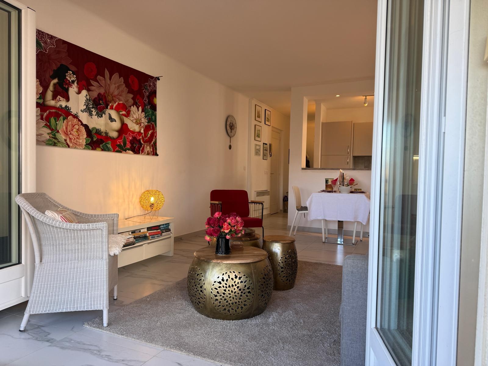 Apt-B **** stars, superior, sea view, 4 P