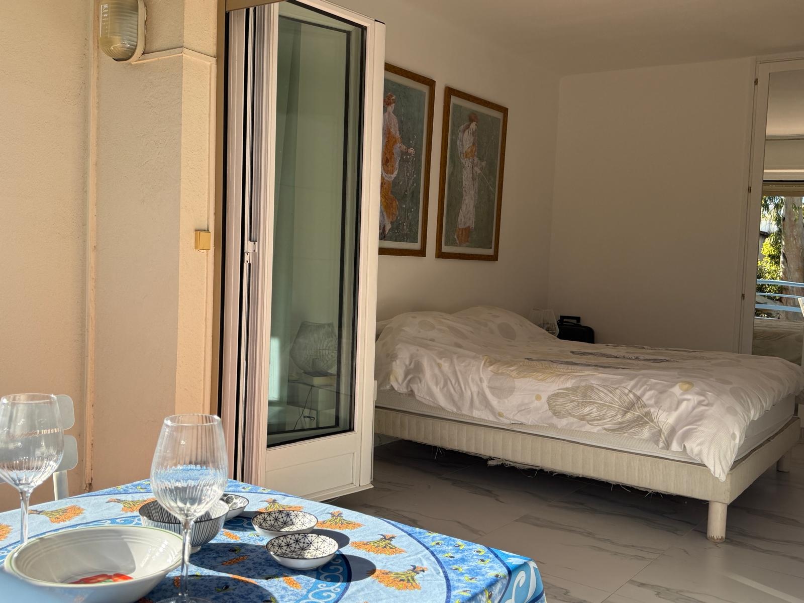 Apt-B **** stars, superior, sea view, 4 P