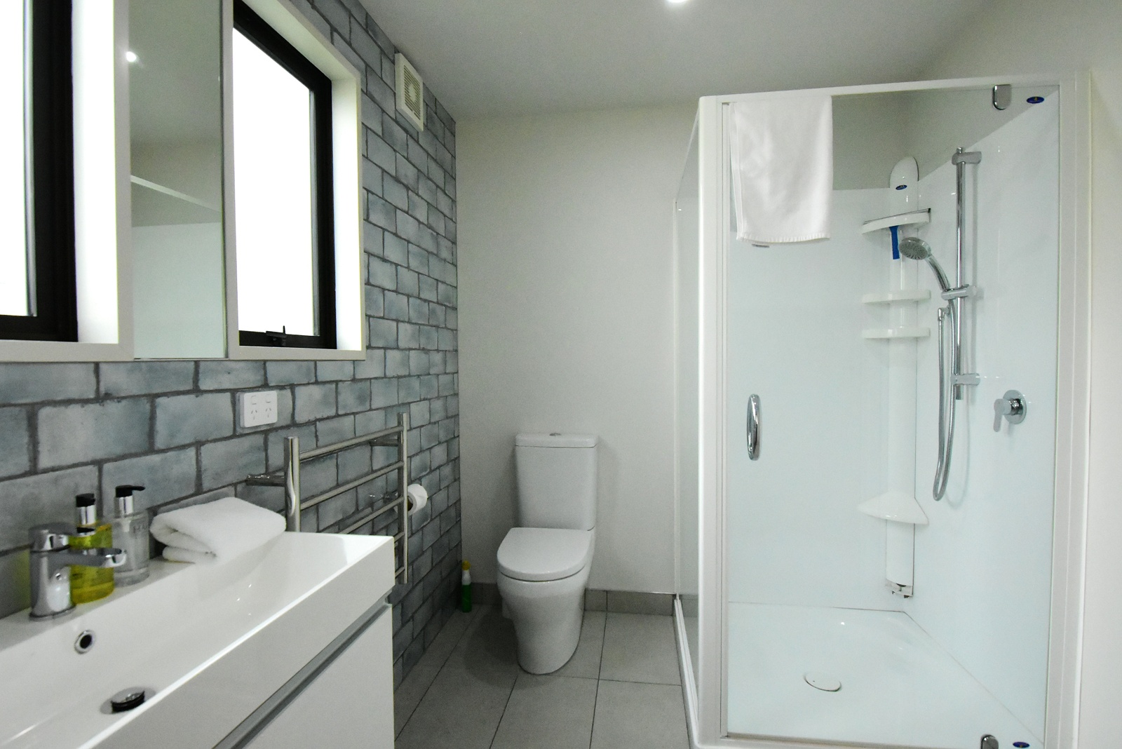 Serene+Star+-+Bathroom