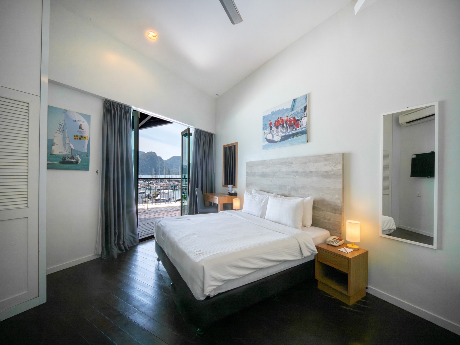 Executive Deluxe Seaview