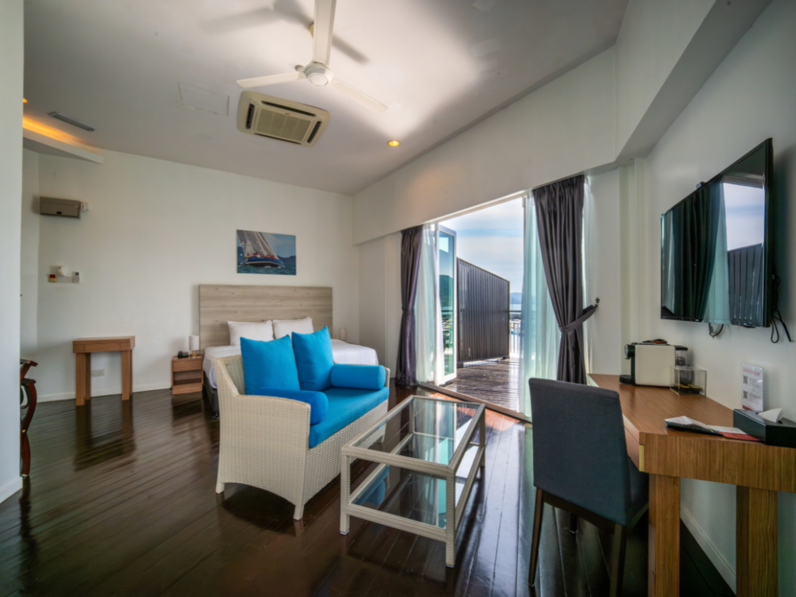 Captain Suite