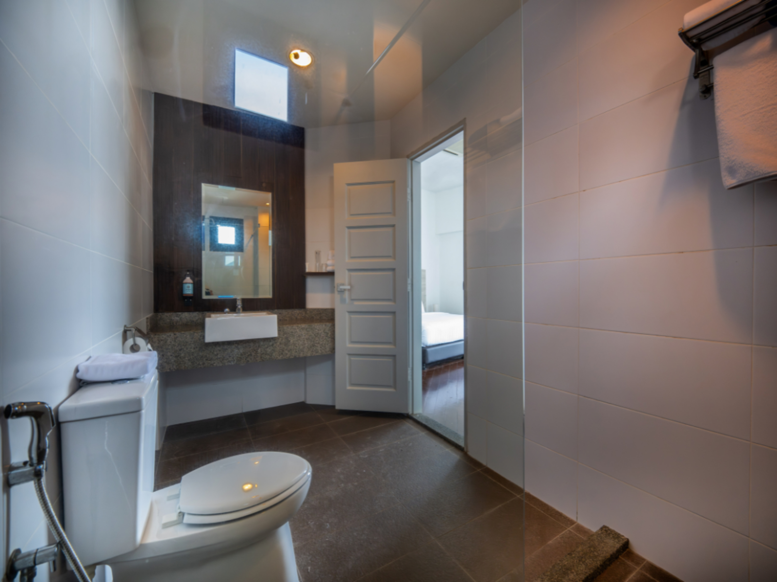 Captain Suite