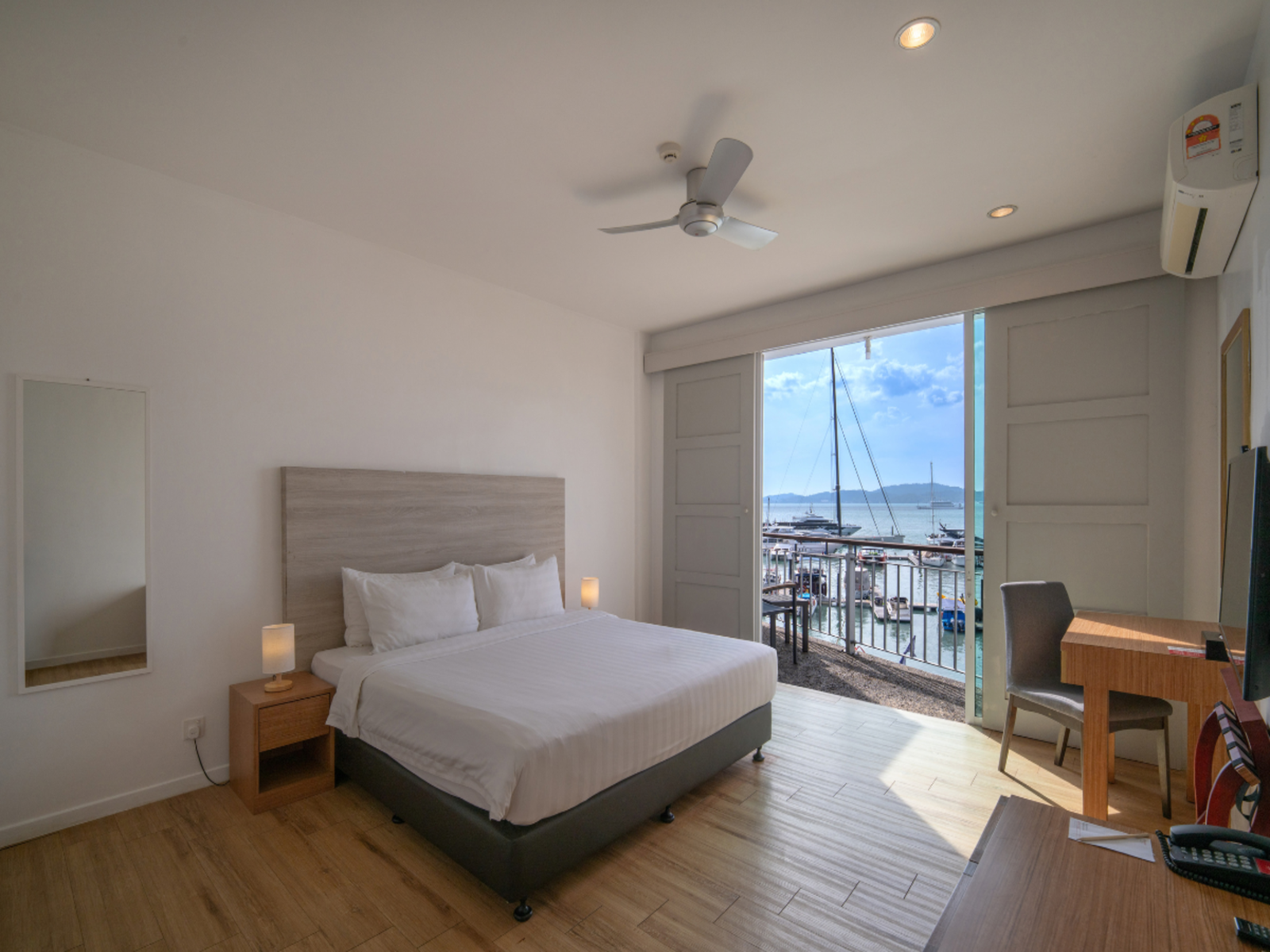 Commodore Suite
