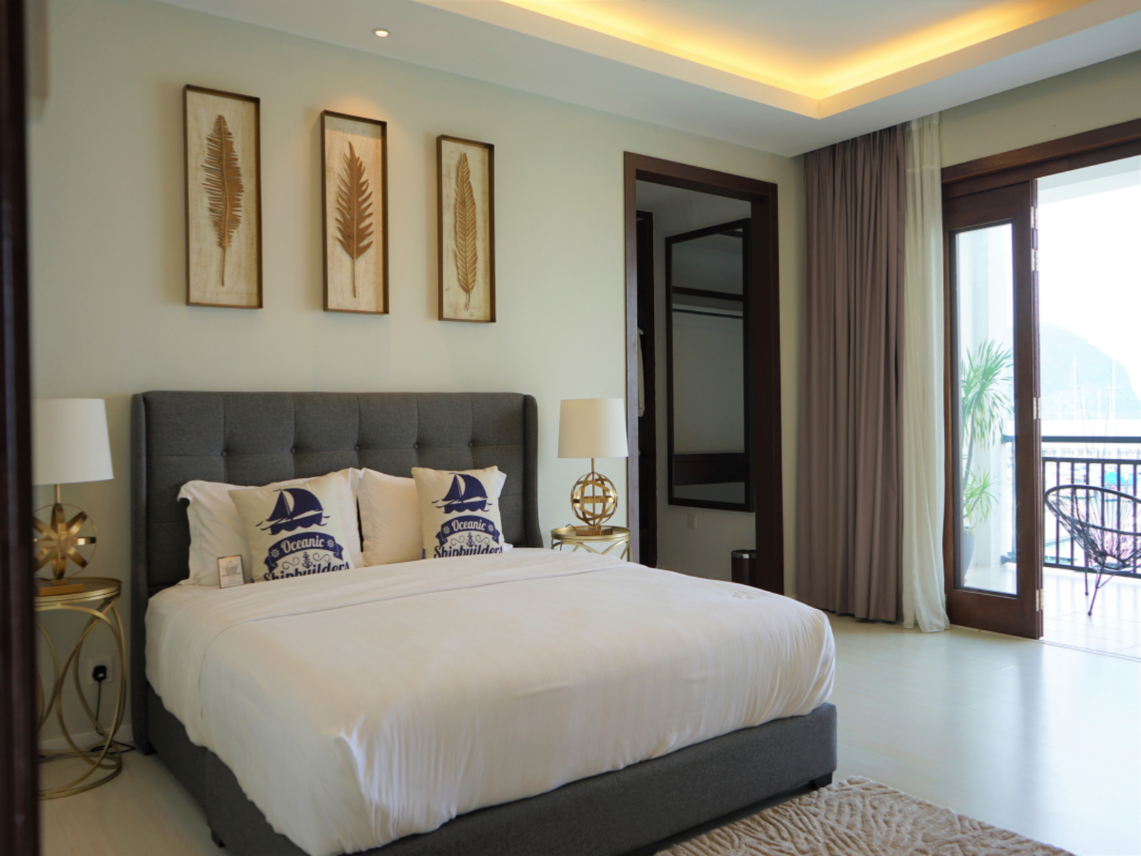 Admiral Suite