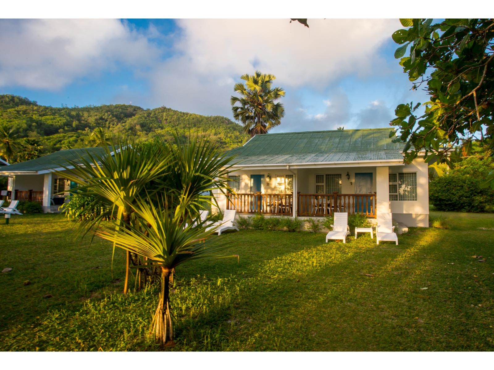 exterior+one+bedroom