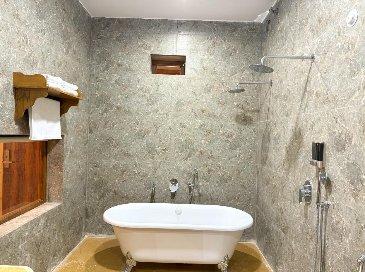 Maharaja Suite, 2 Bedroom, 2 private bathrooms with 1 bathtub
