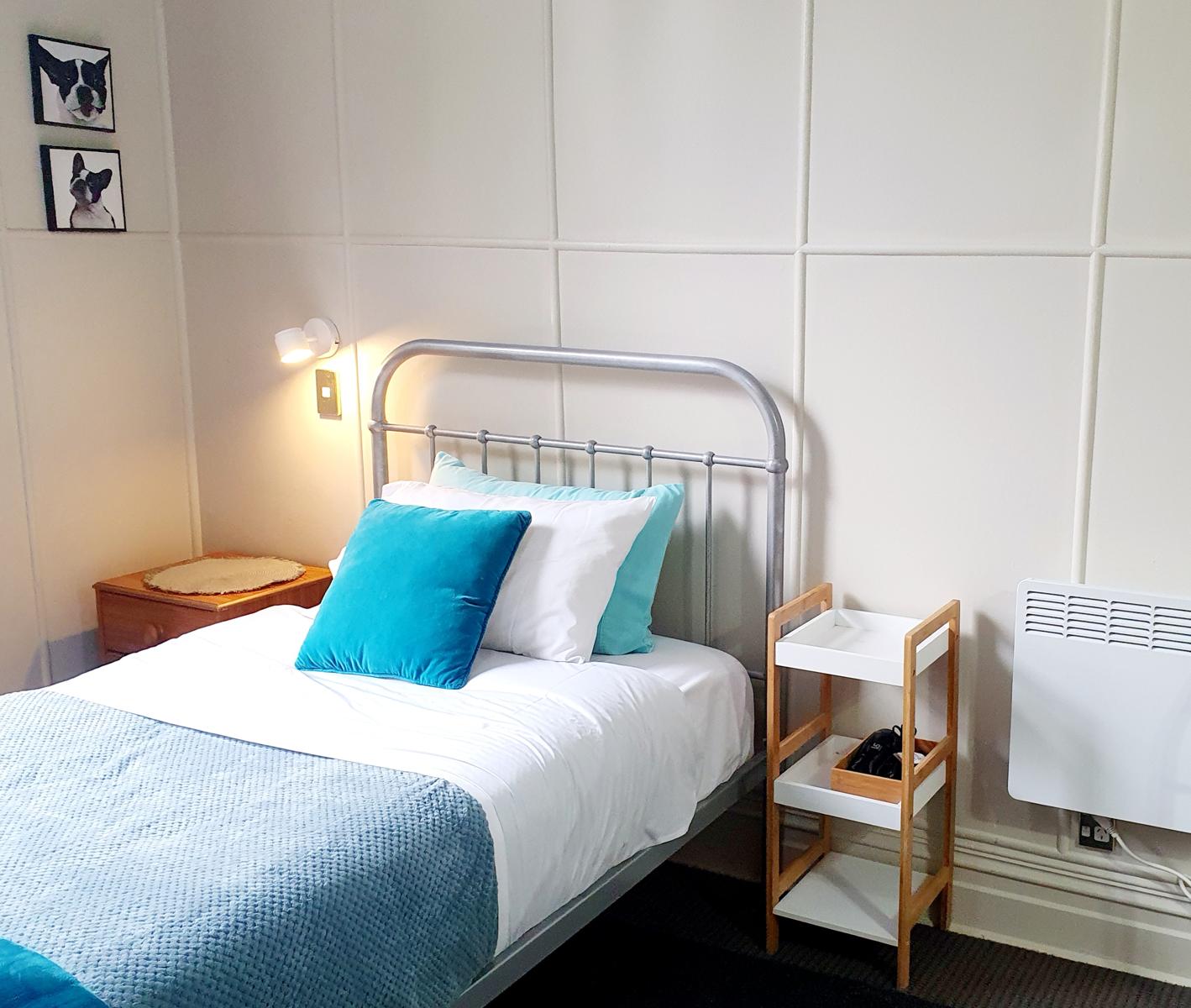 Economy King single with Vanity