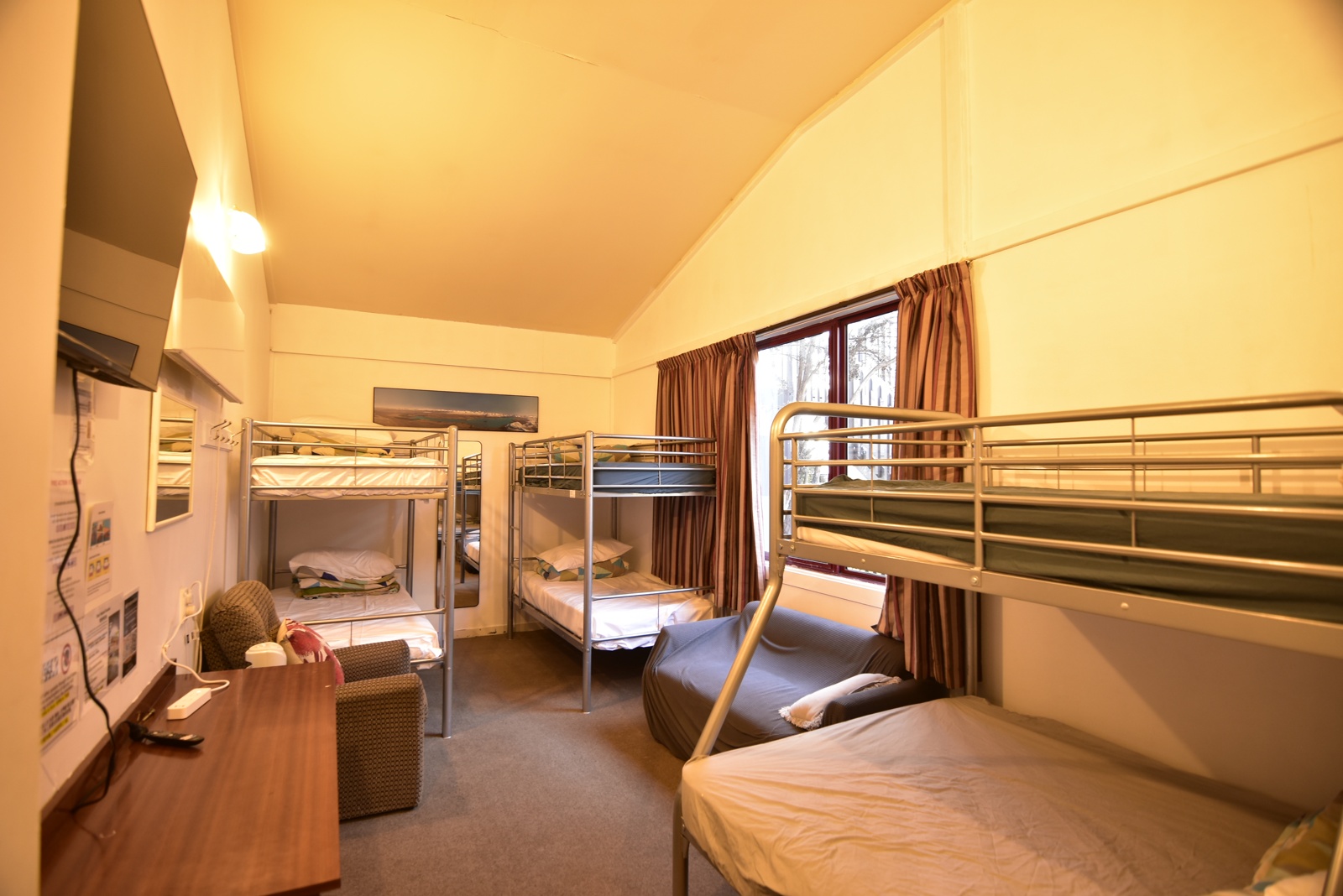 Private Room 6 Beds