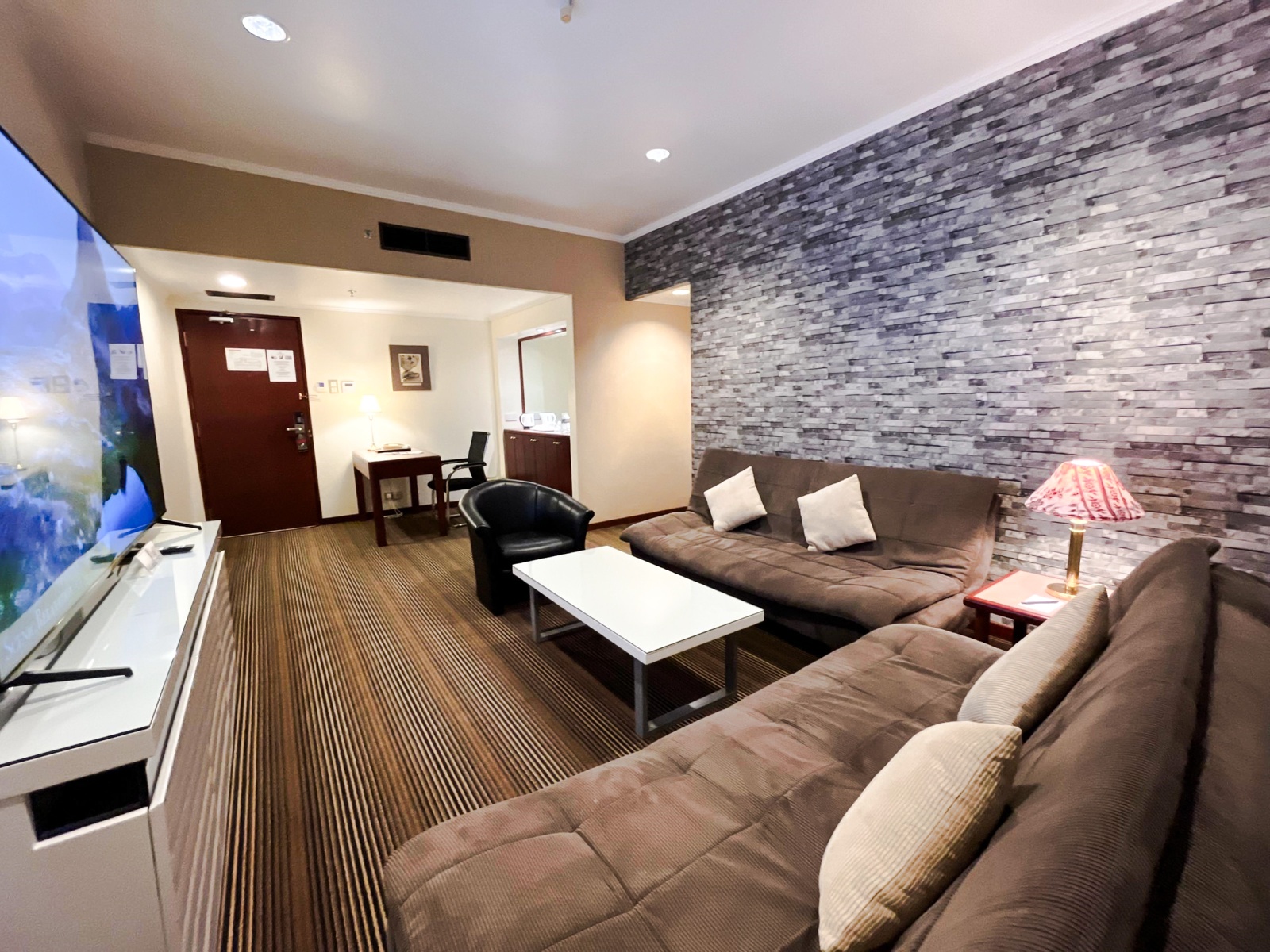 Suite with Steam Room