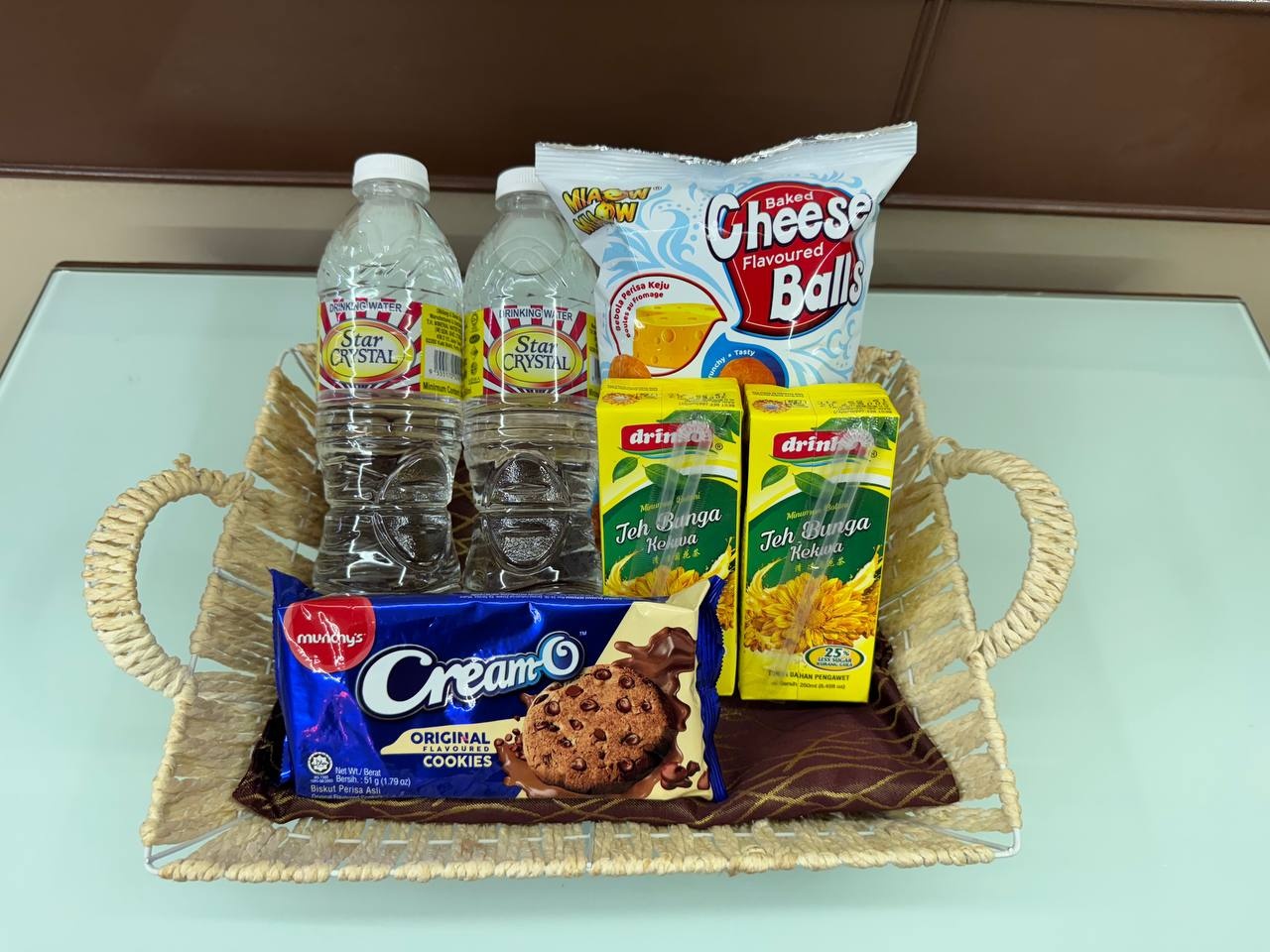 Junior Suite Snacking