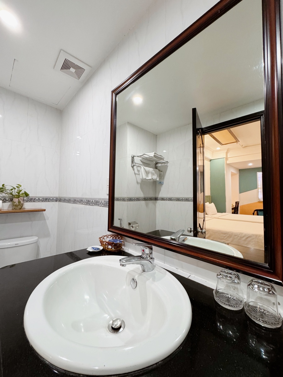 Superior Double without window at Sunrise Central Hotel