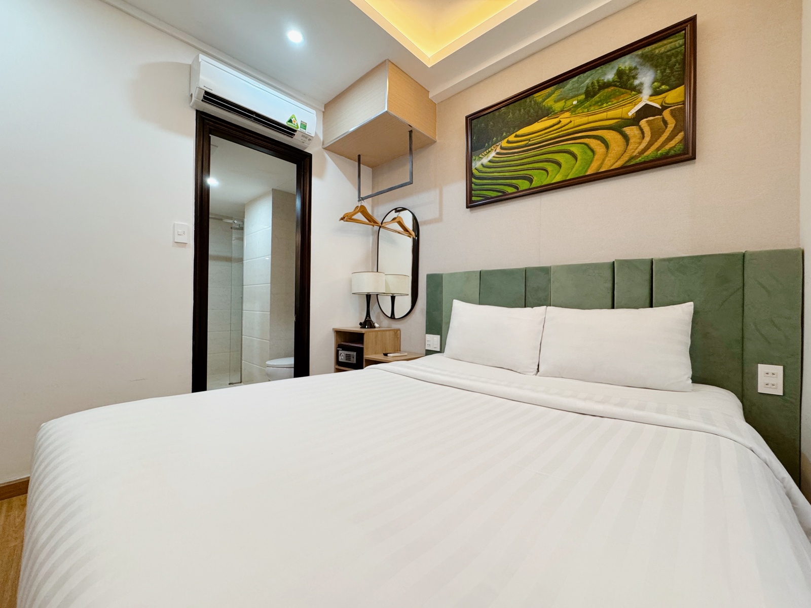 Deluxe Double without window at Sunrise Central Hotel