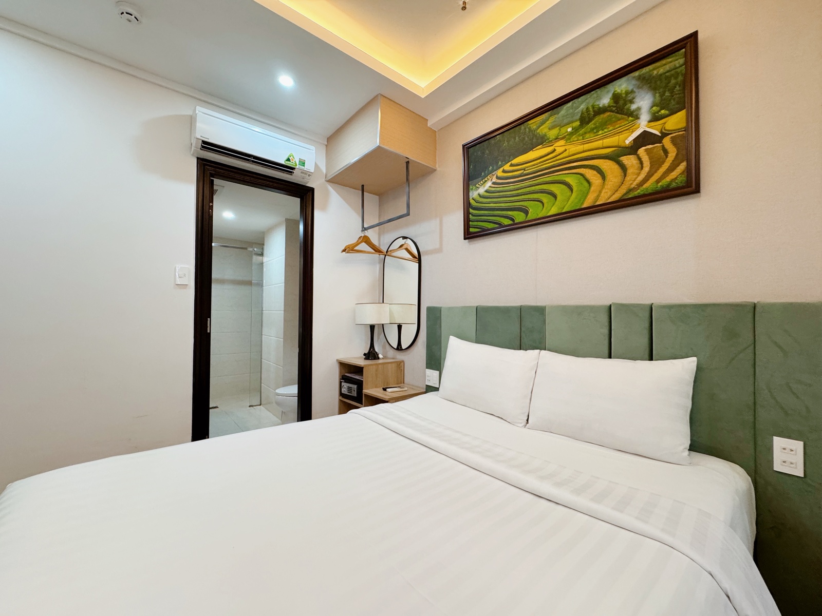 Deluxe Double without window at Sunrise Central Hotel