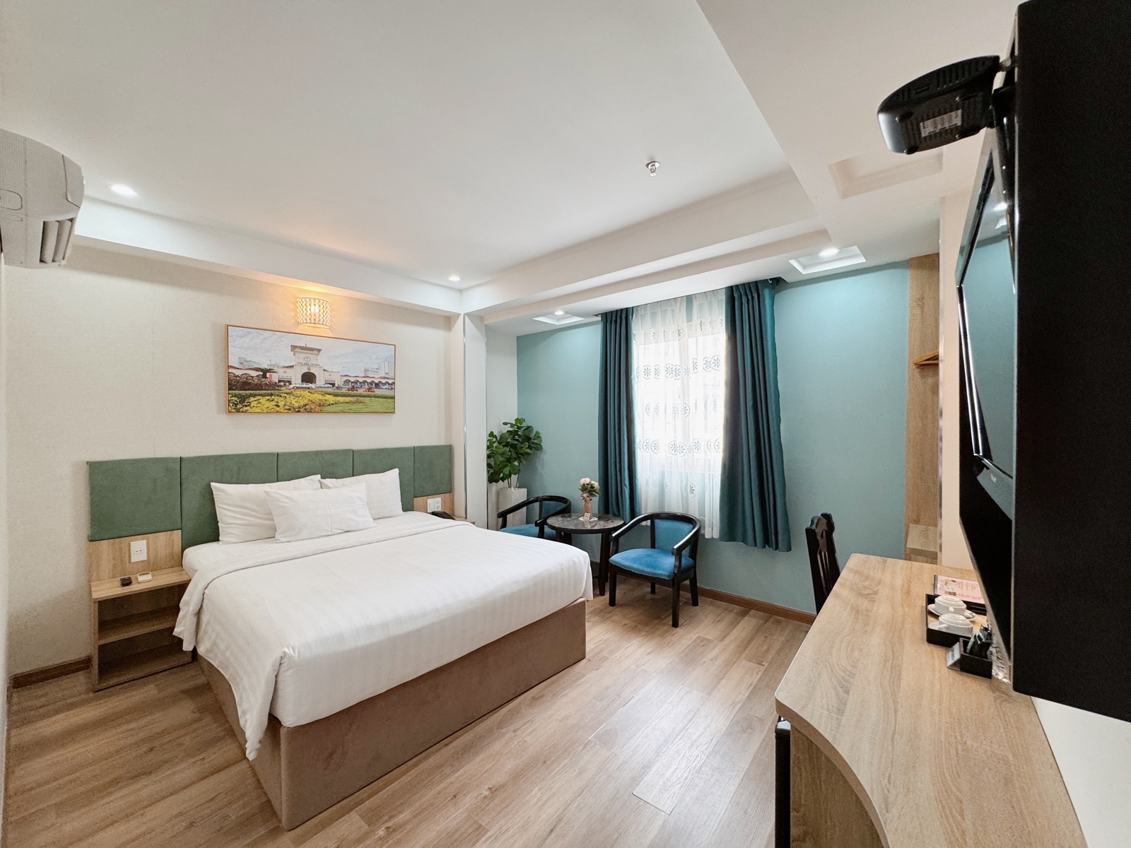 Premier Double with window at Sunrise Central Hotel