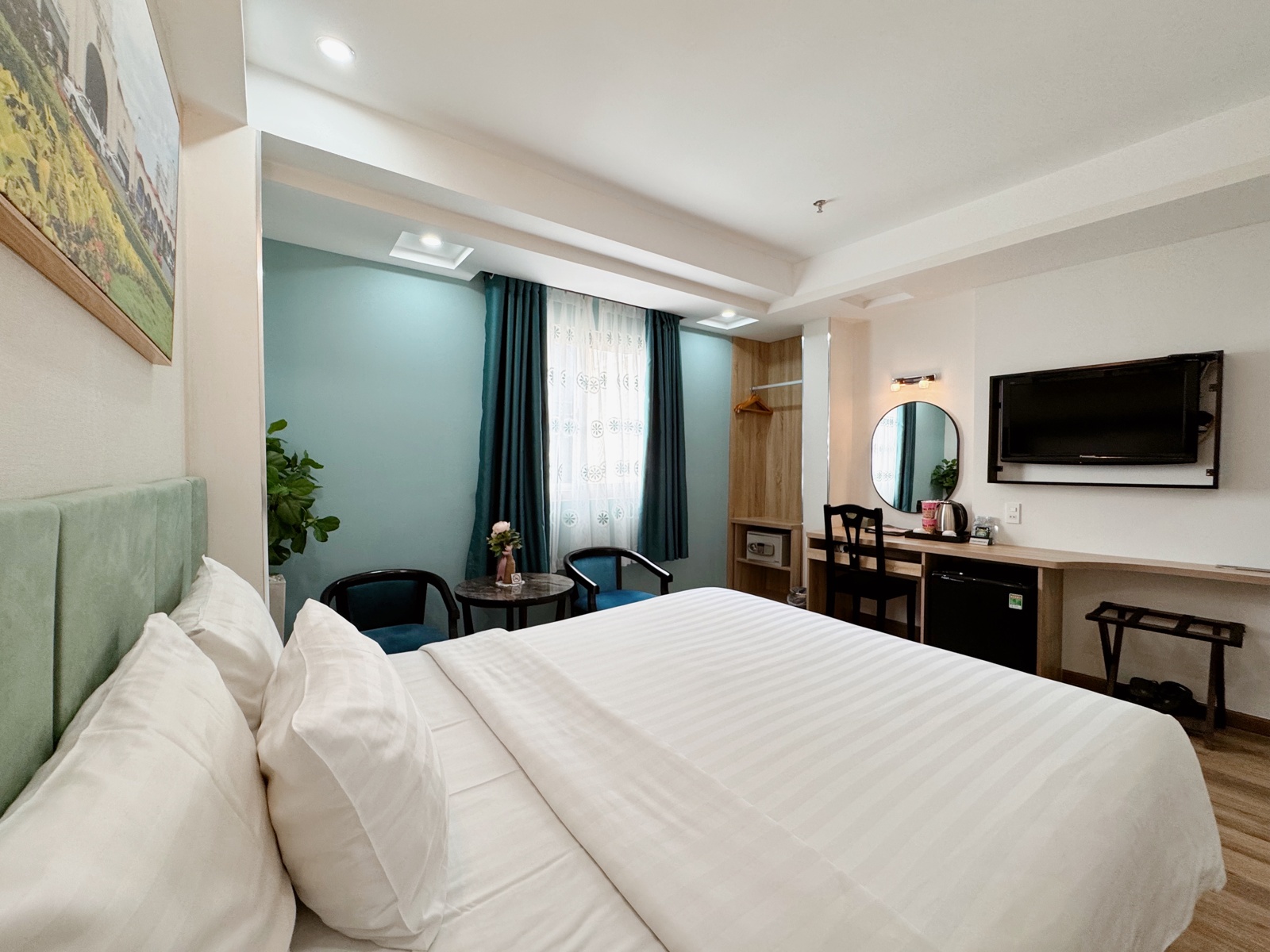 Premier Double with window at Sunrise Central Hotel