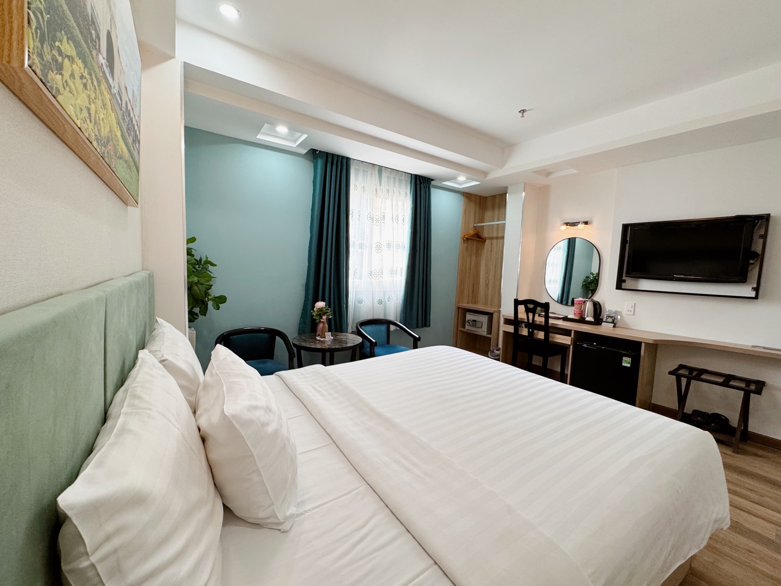 Premier Double with window at Sunrise Central Hotel