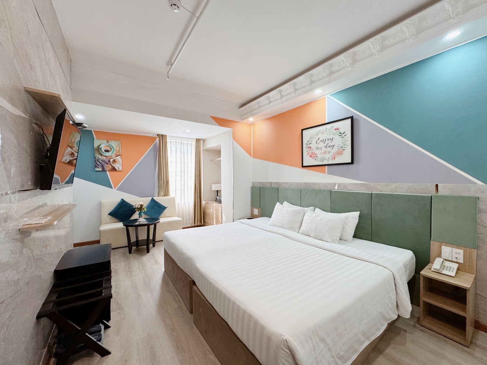 Suite Double with window at Sunrise Central Hotel