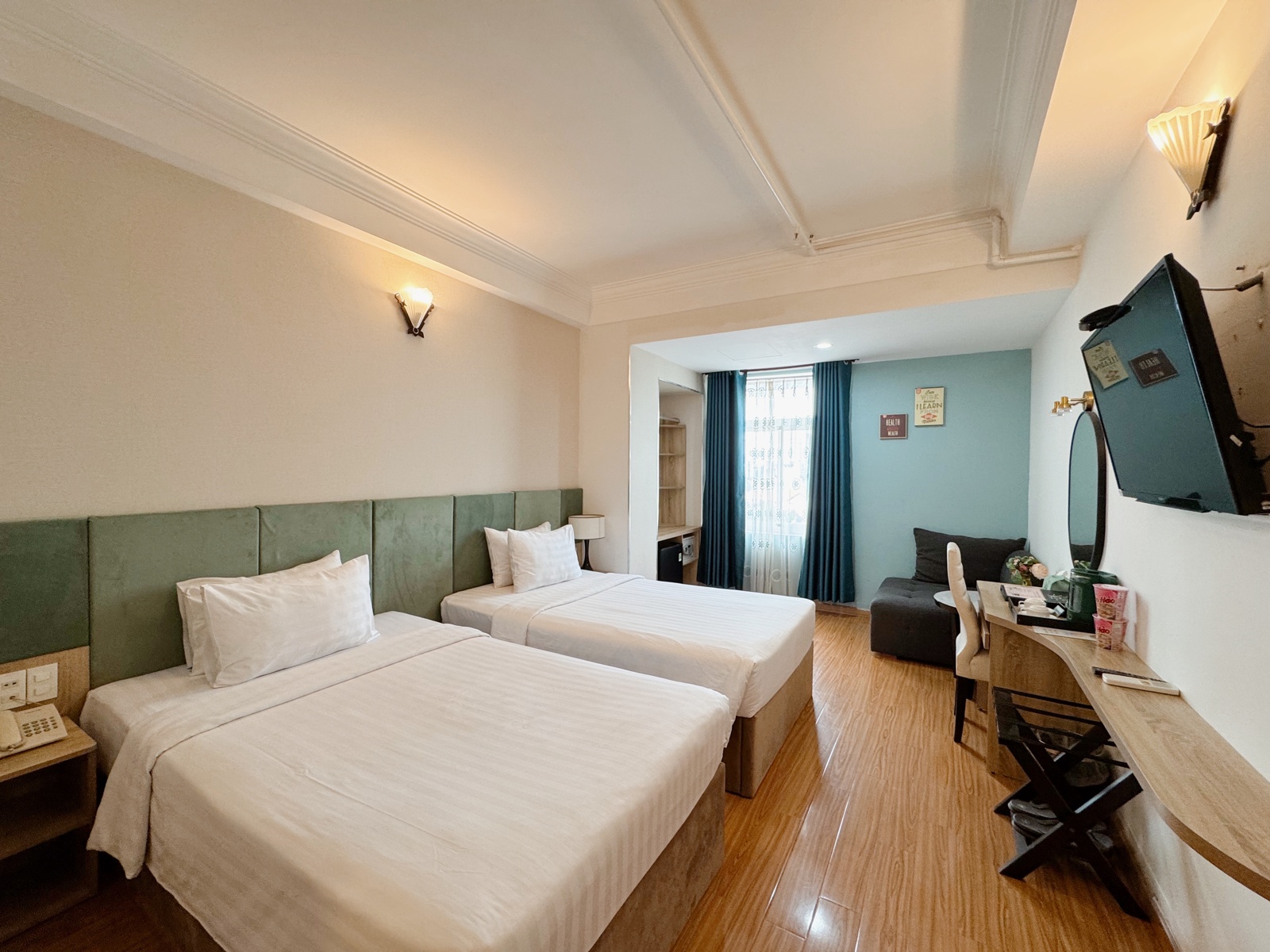 Suite Twin with window at Sunrise Central Hotel