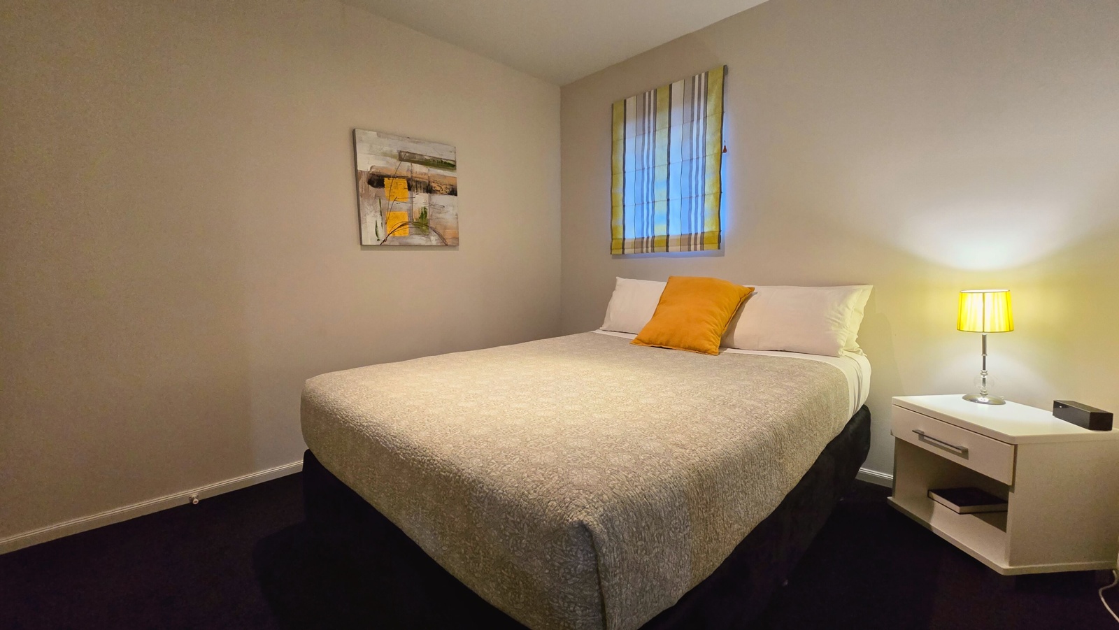 2 BEDROOM APT