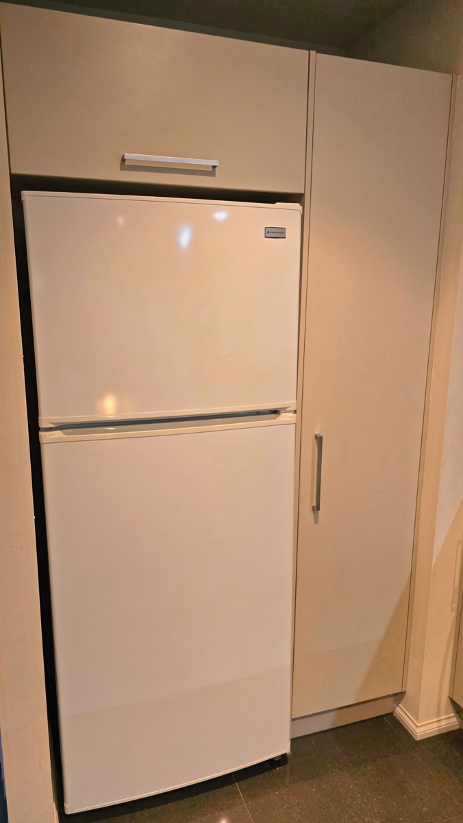 2 BEDROOM APT