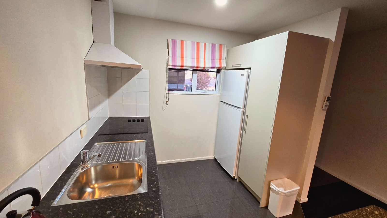 2 BEDROOM APT
